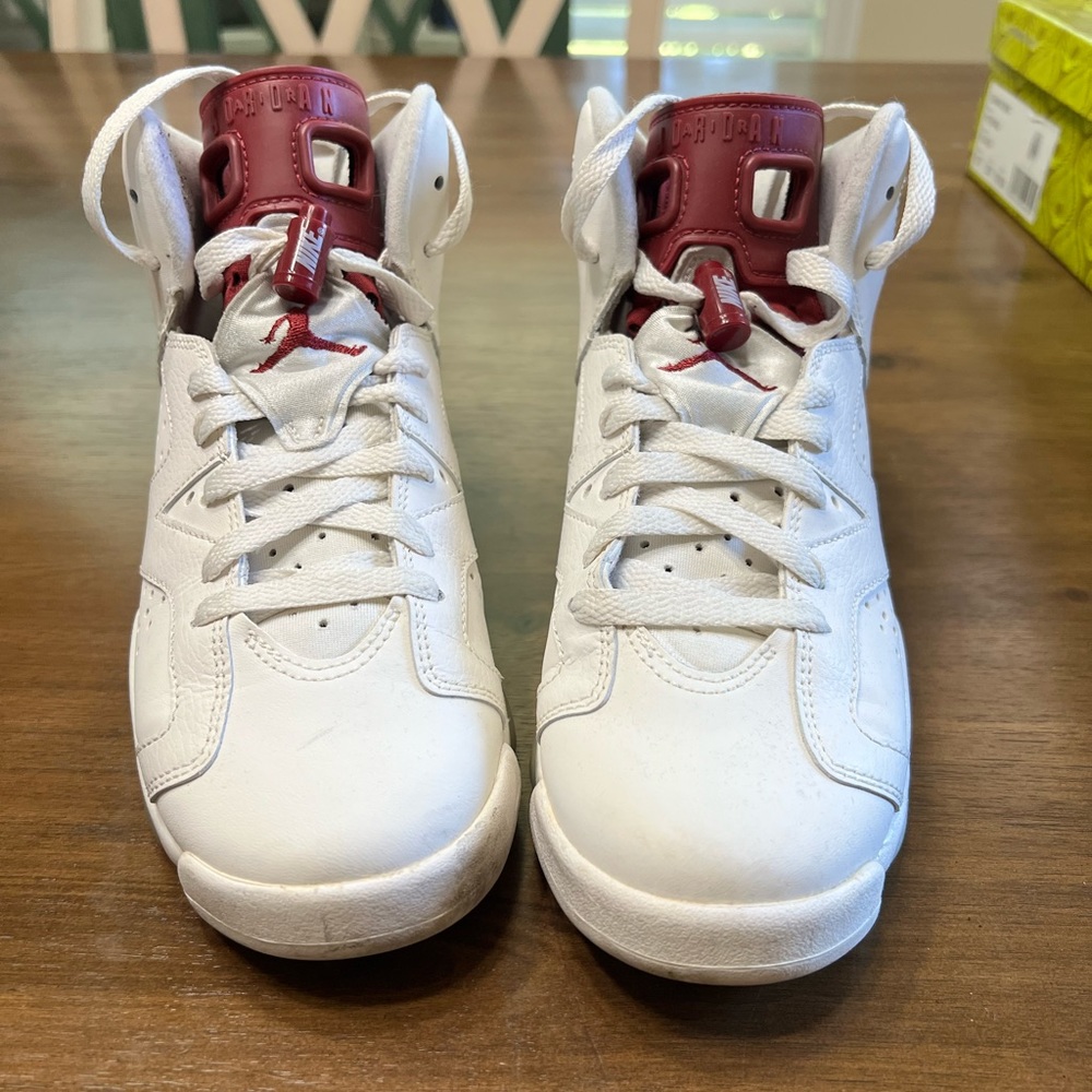 - Retro Jordan 6